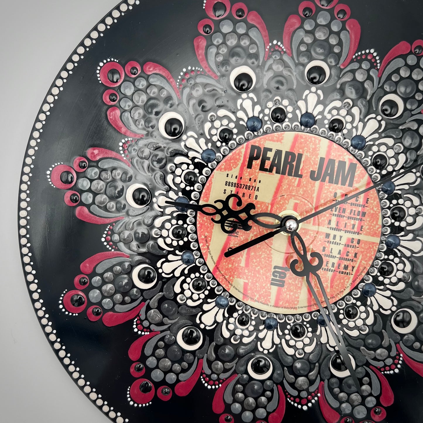 Pearl Jam "Ten" 12 inch Record Vinyl Mandala Clock, RE