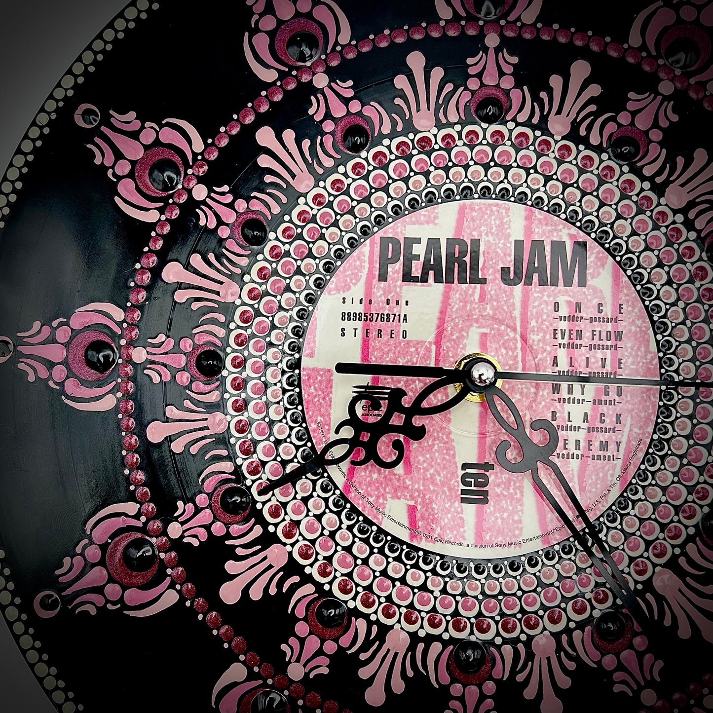 Pearl Jam "Ten" 12 inch Single Vinyl Mandala Clock, RE