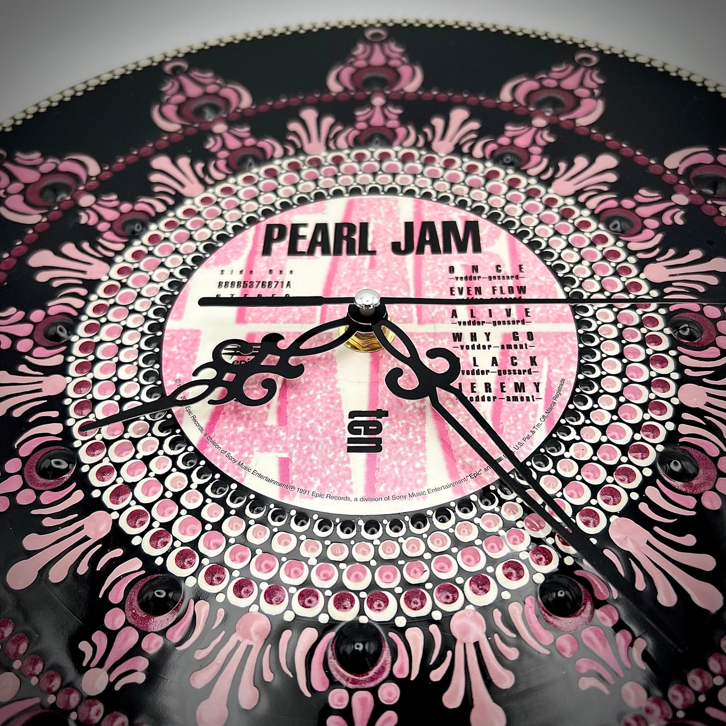 Pearl Jam "Ten" 12 inch Single Vinyl Mandala Clock, RE
