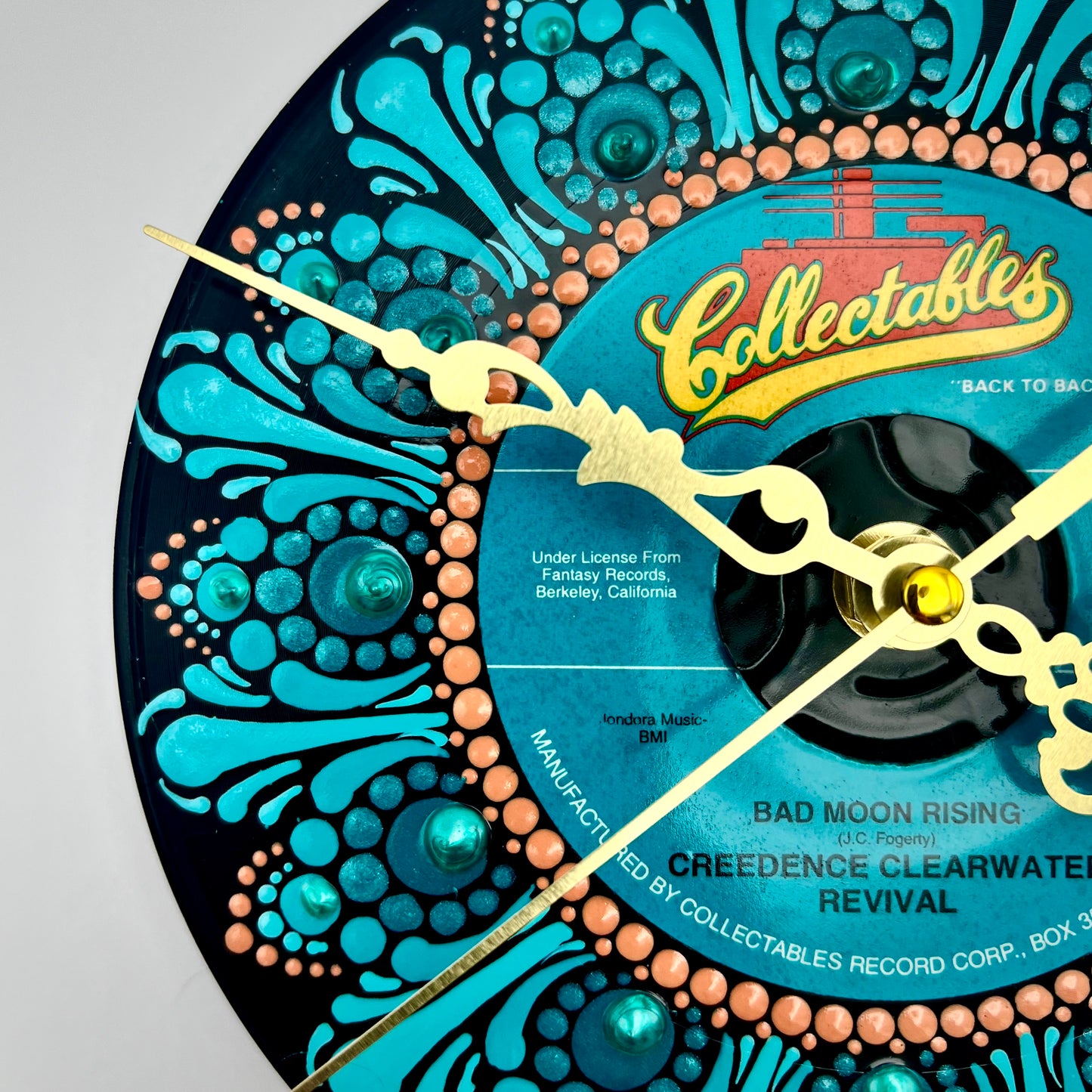 Creedence Clearwater Revival "Bad Moon Rising" Vintage 45 Record Clock