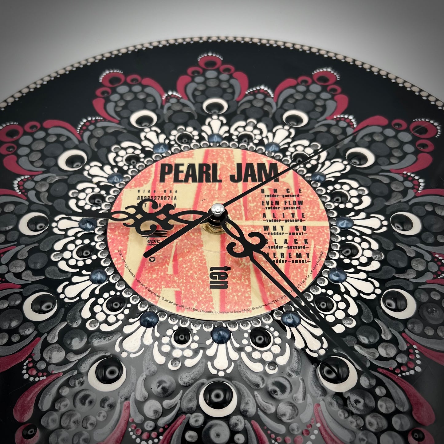 Pearl Jam "Ten" 12 inch Record Vinyl Mandala Clock, RE